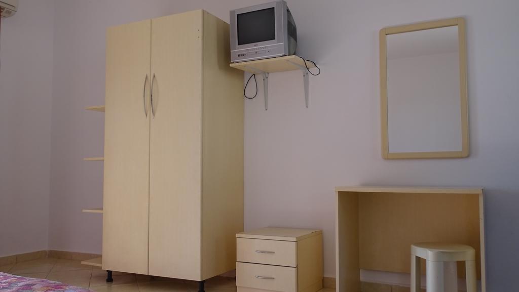 Residence Jazoj Vlorë Buitenkant foto