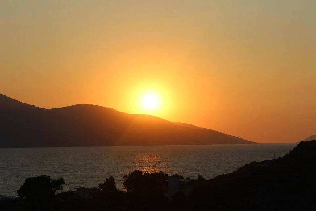 Residence Jazoj Vlorë Buitenkant foto