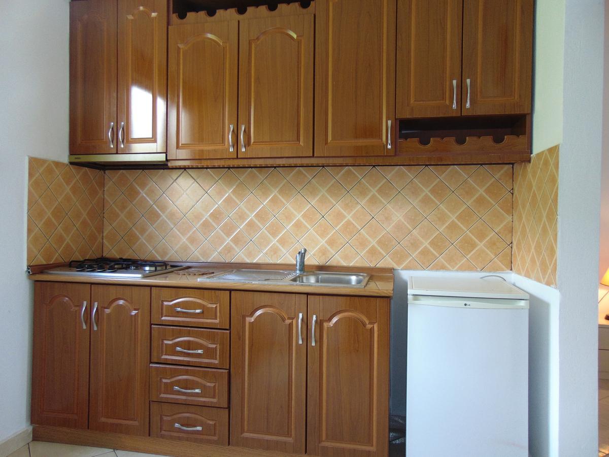 Residence Jazoj Vlorë Buitenkant foto