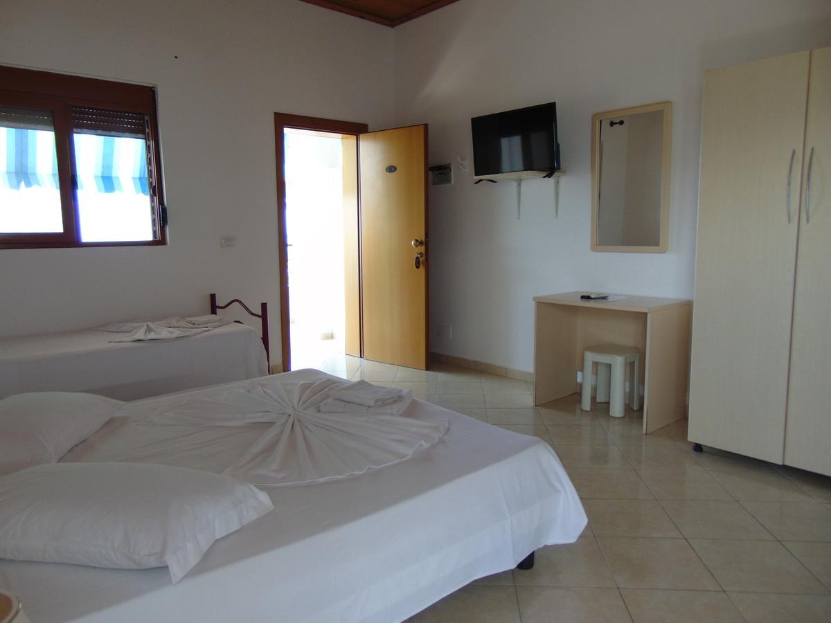Residence Jazoj Vlorë Buitenkant foto